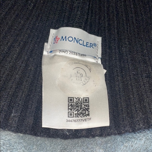 Moncler Black Ribbed Beanie - Picture 2 of 6